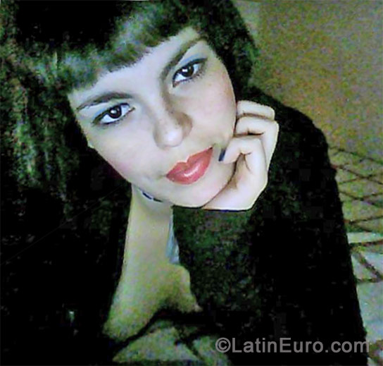 Date this georgeous Colombia girl Monica from Cali CO15521