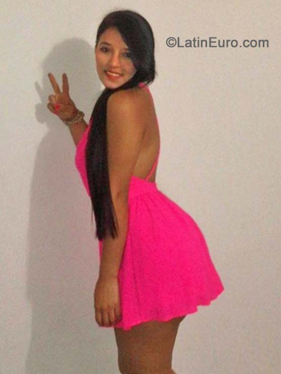 Date this sultry Colombia girl Dary030721 from Bogota CO15573
