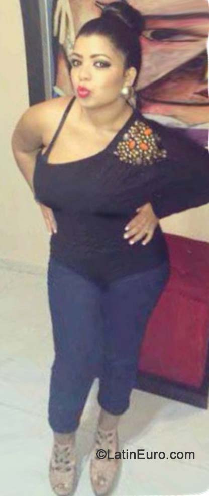 Date this young Dominican Republic girl Franchescia from Santo Domingo DO19837