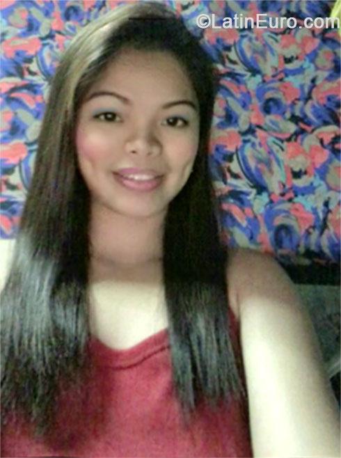 Date this nice looking Philippines girl Reina from Manila PH702