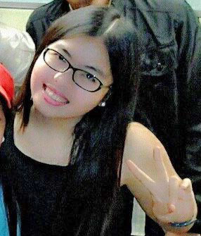 Date this attractive Philippines girl Julila from Manila PH690