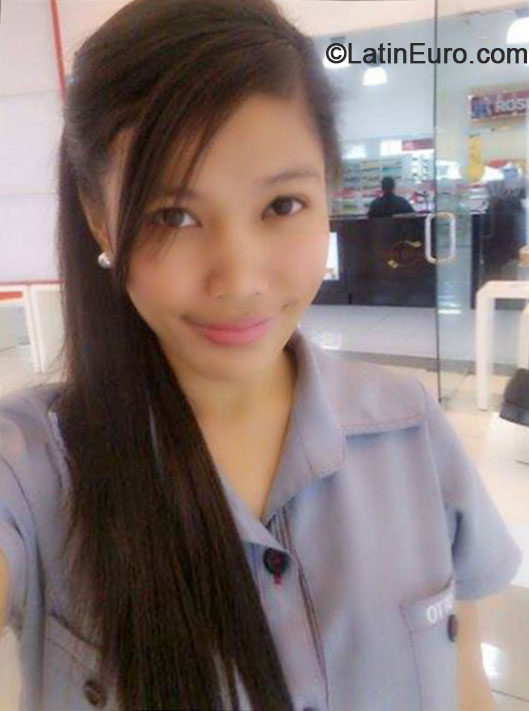 Date this pretty Philippines girl Nicole from Pasig City PH698