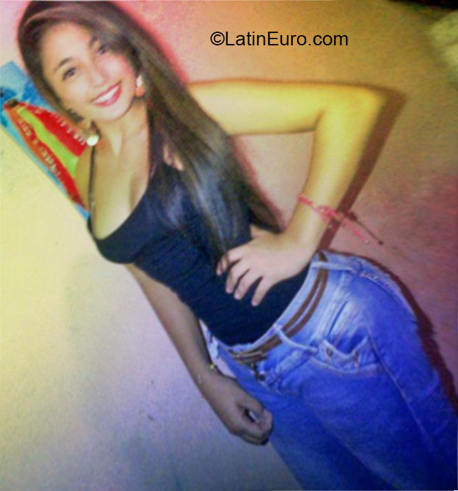 Date this young Colombia girl Tatiana from Bogota CO16337