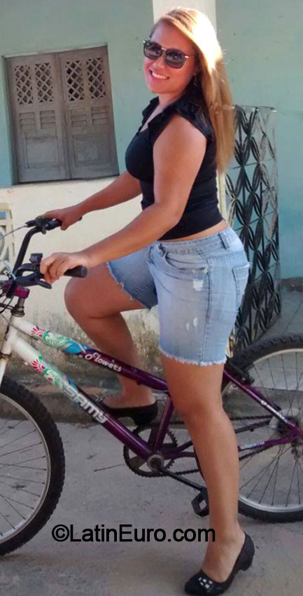 Date this tall Brazil girl Juliany from Aracaju BR9066