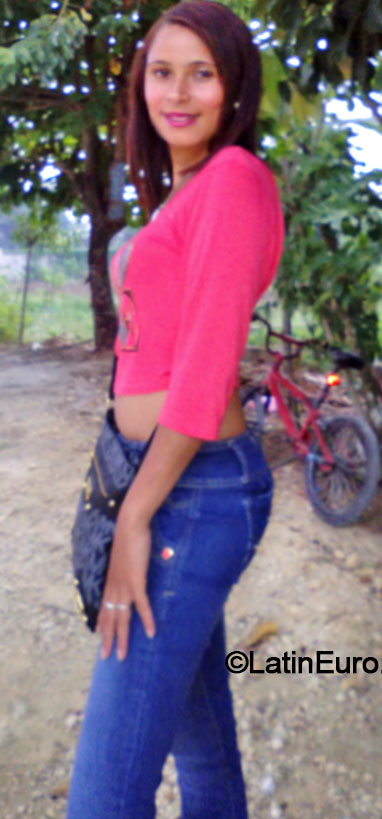 Date this beautiful Dominican Republic girl Yenny from Santo Domingo DO20106