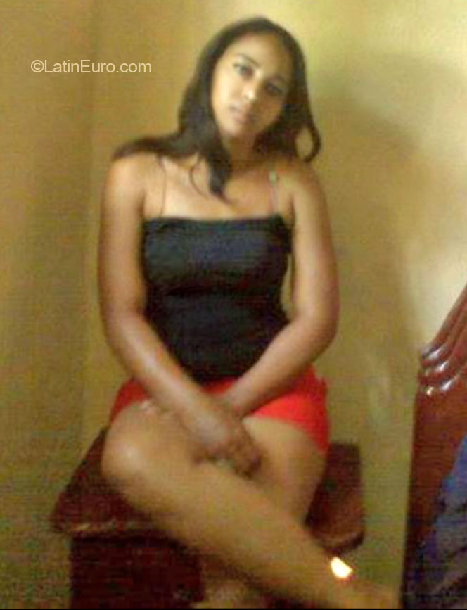 Date this hard body Dominican Republic girl Francia Ramirez from San Juan De La Maguana DO20284