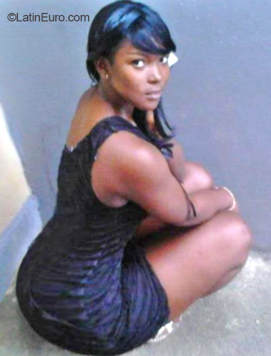 Date this attractive Jamaica girl Britanie from Kingston JM1878
