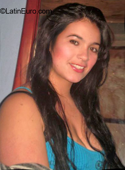 Date this gorgeous Colombia girl Jessenia from Bocolod CO16470