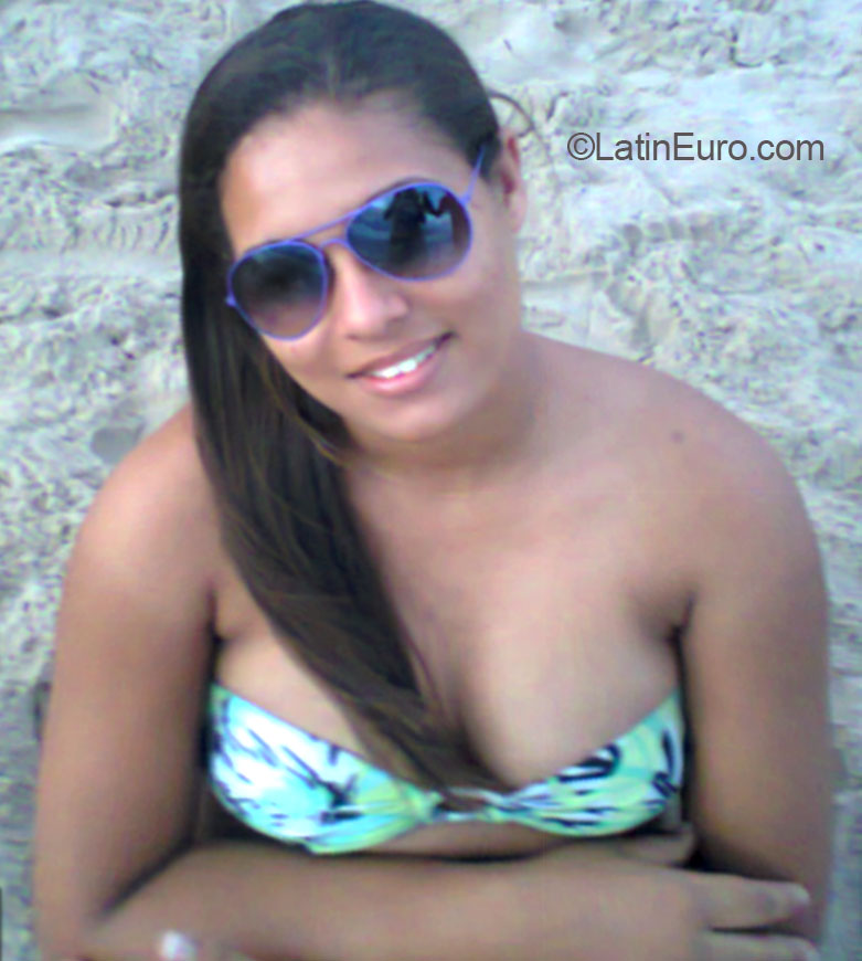 Date this charming Brazil girl Tayna from Paulista BR9093