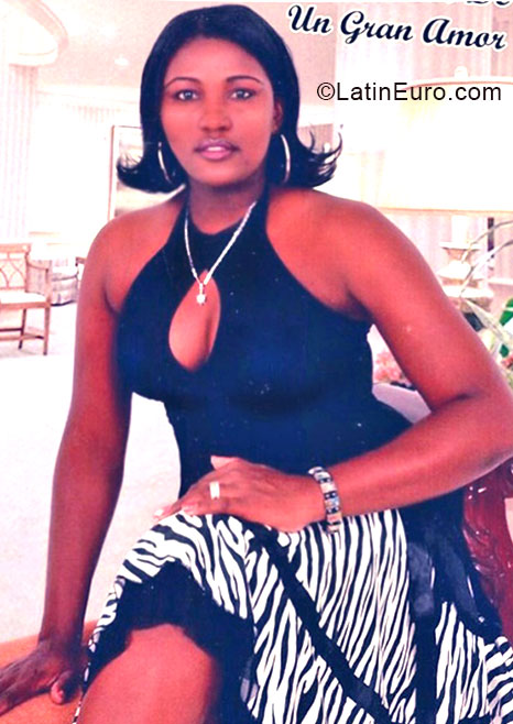 Date this good-looking Dominican Republic girl Yenny from San Pedro De Macoris DO20589