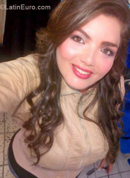 Date this lovely Venezuela girl Nayreth from Merida VE333