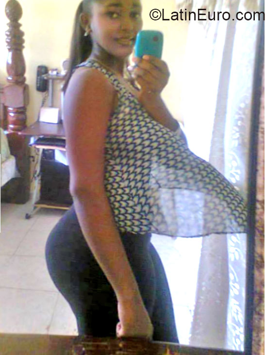 Date this delightful Dominican Republic girl Estefany from Santiago DO20734