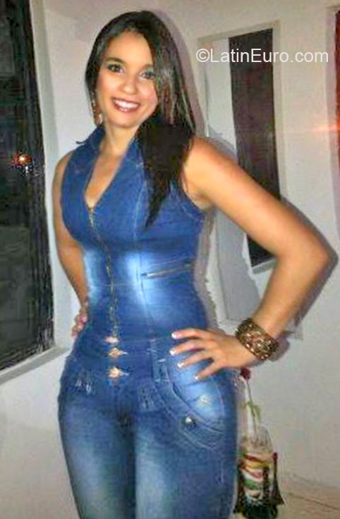 Date this georgeous Colombia girl Jennyfer from Cali CO16621