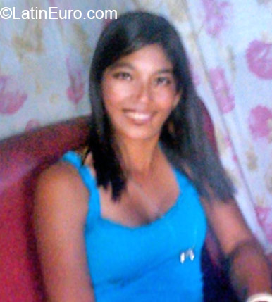 Date this hot Venezuela girl Carolina from Caracas VE359