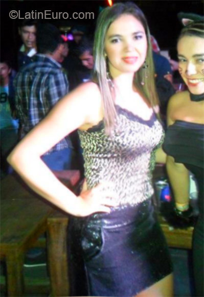 Date this lovely Colombia girl Maria from Ibaque CO16805