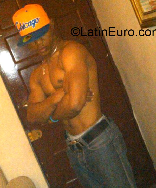 Date this good-looking Dominican Republic man Jose from Santo Domingo DO21135