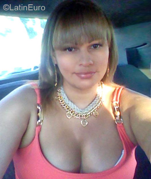 Date this exotic Colombia girl Luz Adriana from Cali CO16945