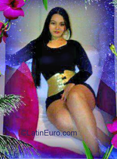 Date this athletic Colombia girl Adriana from Cali CO17024