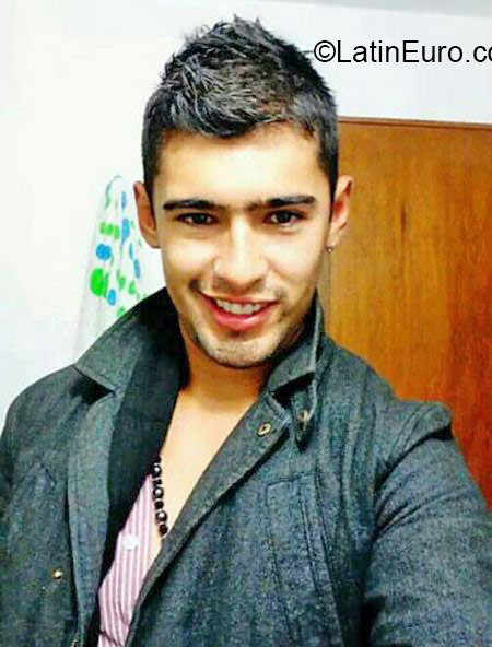Date this beautiful Colombia man Miguel Angel Su from Bogota CO17033
