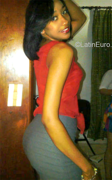 Date this cute Dominican Republic girl Tania from Santiago DO21573