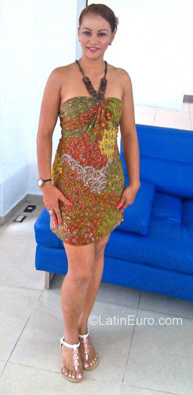 Date this georgeous Dominican Republic girl Leidy from Santo Domingo DO21756
