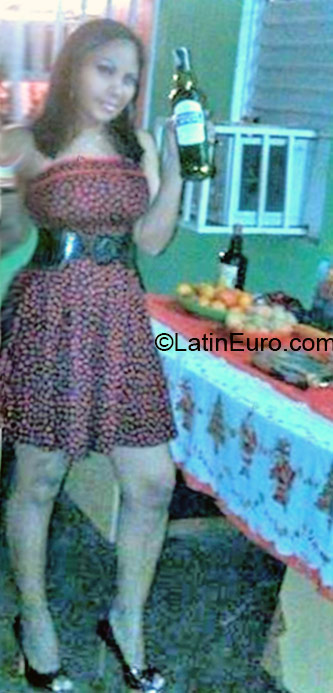 Date this sultry Venezuela girl Aracelis from Caracas VE453