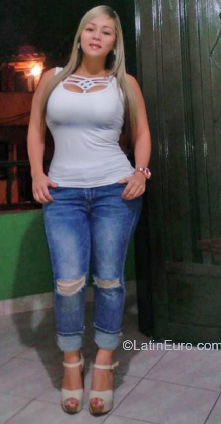 Date this sultry Colombia girl Luisa from Medellin CO17224