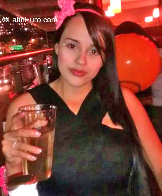 Date this attractive Colombia girl Karen from Medellin CO17334