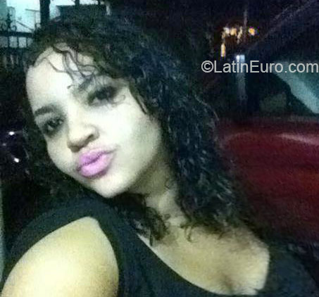 Date this lovely Dominican Republic girl Yajairia from La Vega DO22060