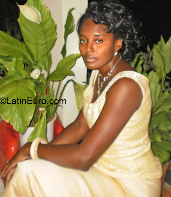 Date this sultry Jamaica girl Sharene from Ocho Rios JM2050
