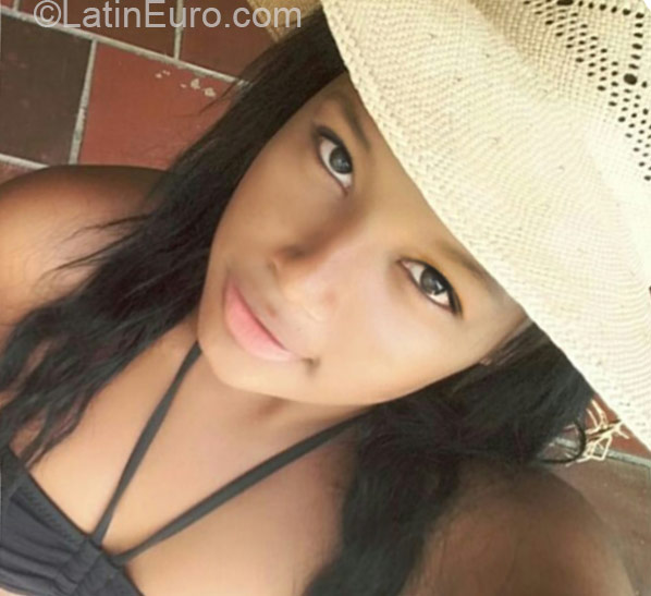 Date this tall Colombia girl Katherin from Cali CO17423