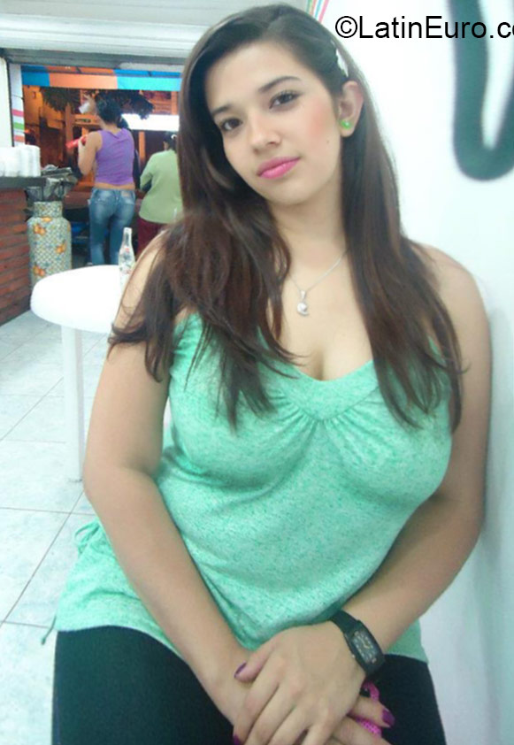 Date this exotic Colombia girl Tatiana from Medellin CO17528