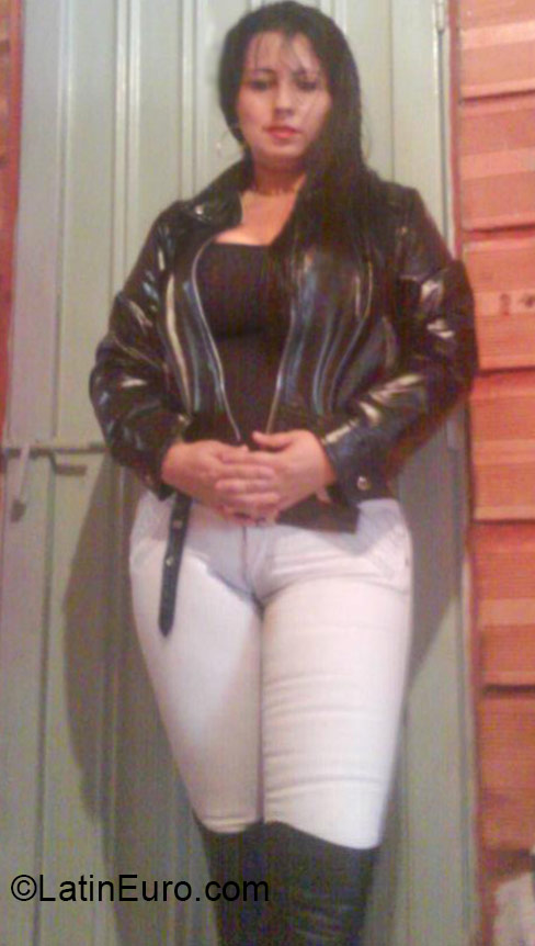 Date this stunning Colombia girl Lina from Bogota CO17586