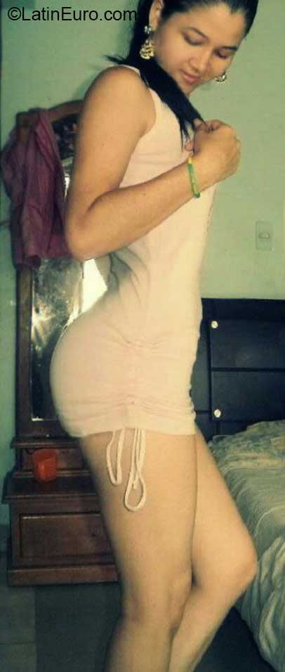 Date this georgeous Colombia girl Paola from Ibague CO17619