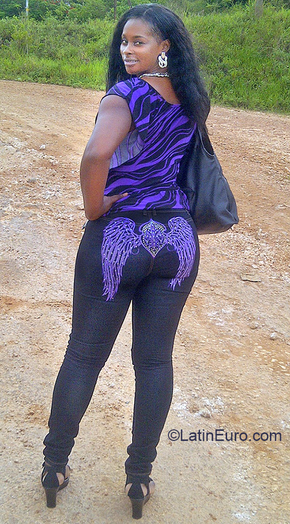 Date this fun Jamaica girl Dahla from Kingston JM2087