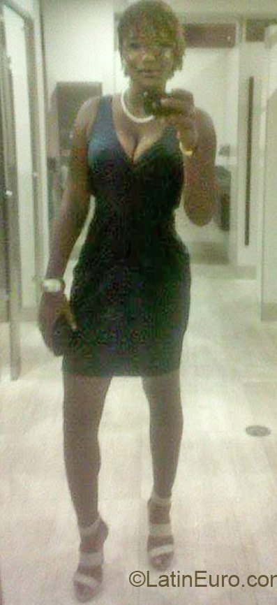 Date this hard body Jamaica girl Vanesa from Kingston JM2088