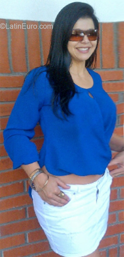 Date this beautiful Venezuela girl Yohana from Caracas VE554