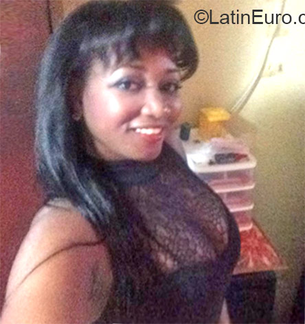 Date this tall Colombia girl Yesenia from Barranquilla CO17725