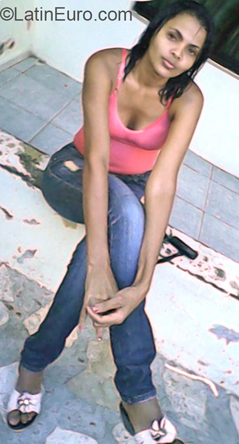 Date this sultry Dominican Republic girl Andrea from Santo Domingo DO22737