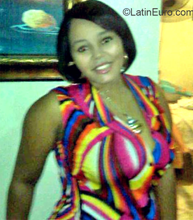 Date this happy Dominican Republic girl Libalkis from Santo Domingo DO22749