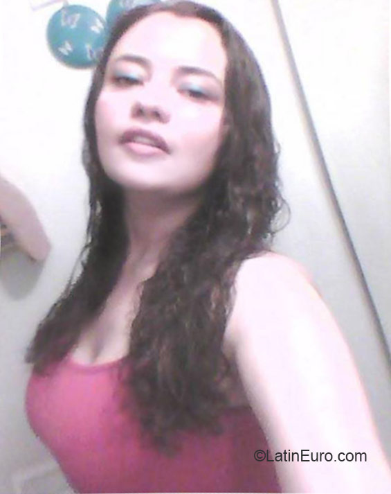 Date this foxy Colombia girl Maria from Bogota CO17768
