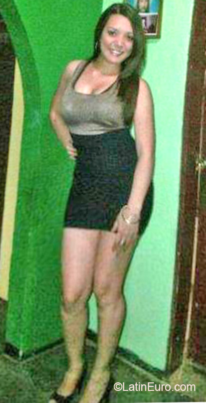 Date this beautiful Venezuela girl Dimarys from Maracaibo VE576