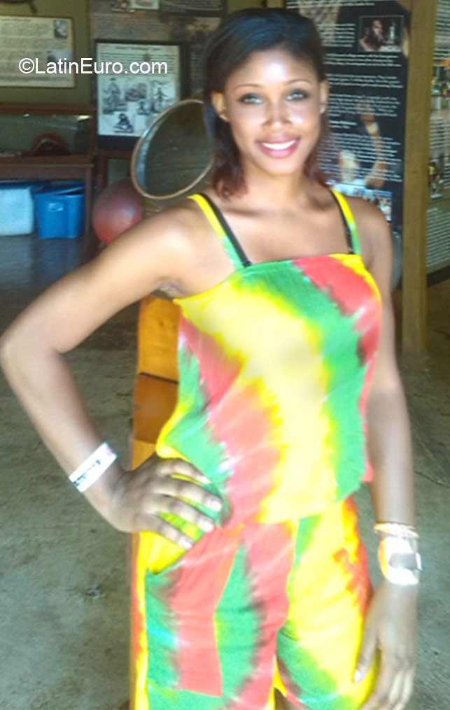 Date this nice looking Jamaica girl Chantal from Kingston JM2112
