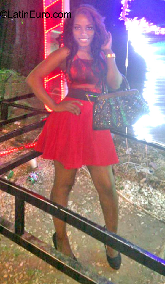 Date this hot Dominican Republic girl Arodyis from Santo Domingo DO22849