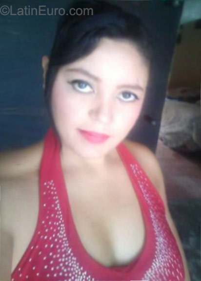 Date this georgeous Honduras girl Vicky from Tegucigalpa HN1609