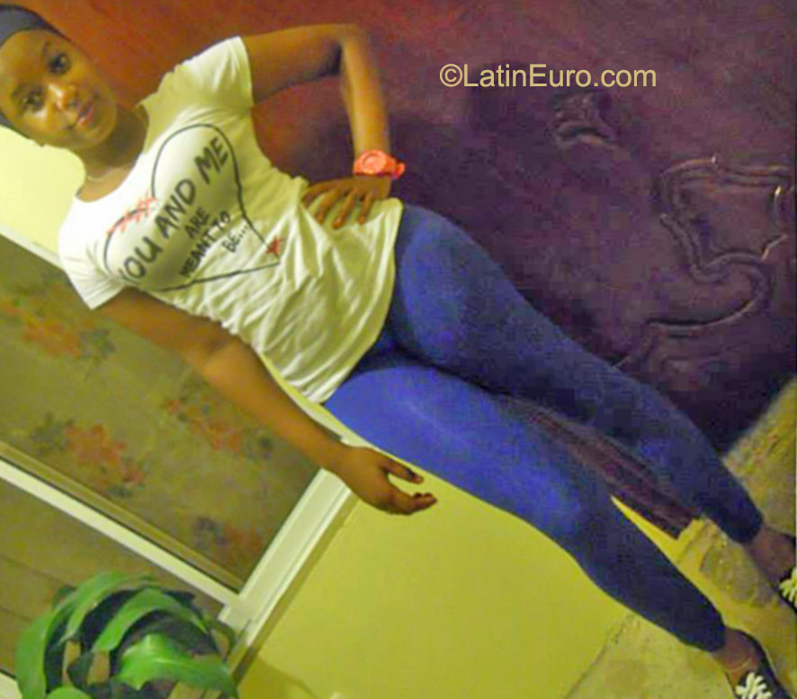 Date this stunning Dominican Republic girl Camila from Puerto Plata DO22899