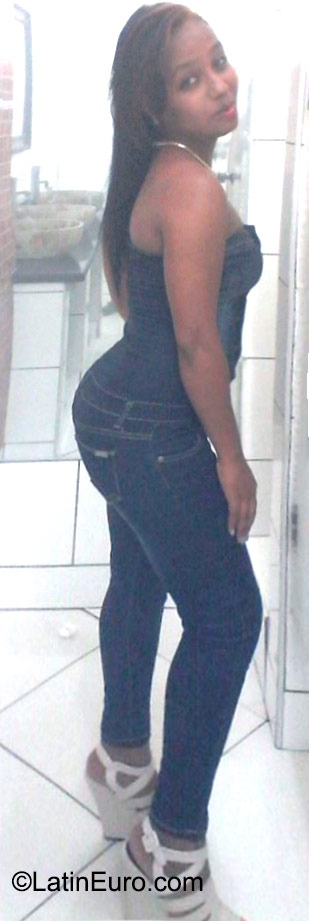 Date this exotic Dominican Republic girl Jaralin from Santo Domingo DO22906