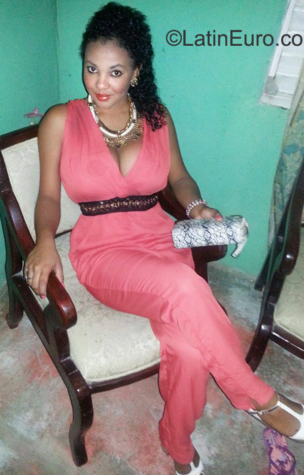Date this exotic Dominican Republic girl Yasmairi from Santiago DO22918