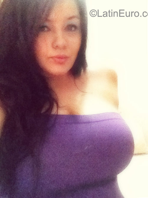 Date this voluptuous Colombia girl Laura from Medellin CO17827
