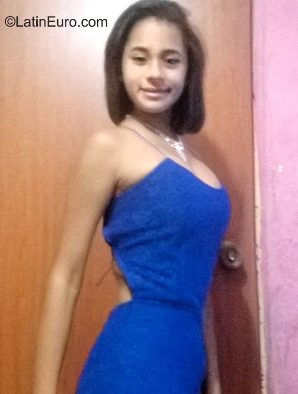 Date this lovely Venezuela girl Yesika from Guayana VE612